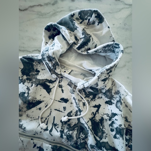 Nike Standard Issue Women's Hoodie Small - Picture 5 of 13